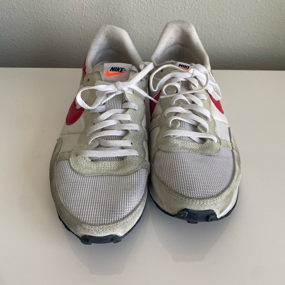 Nike Men's challengers Red and White Sneakers Size 10